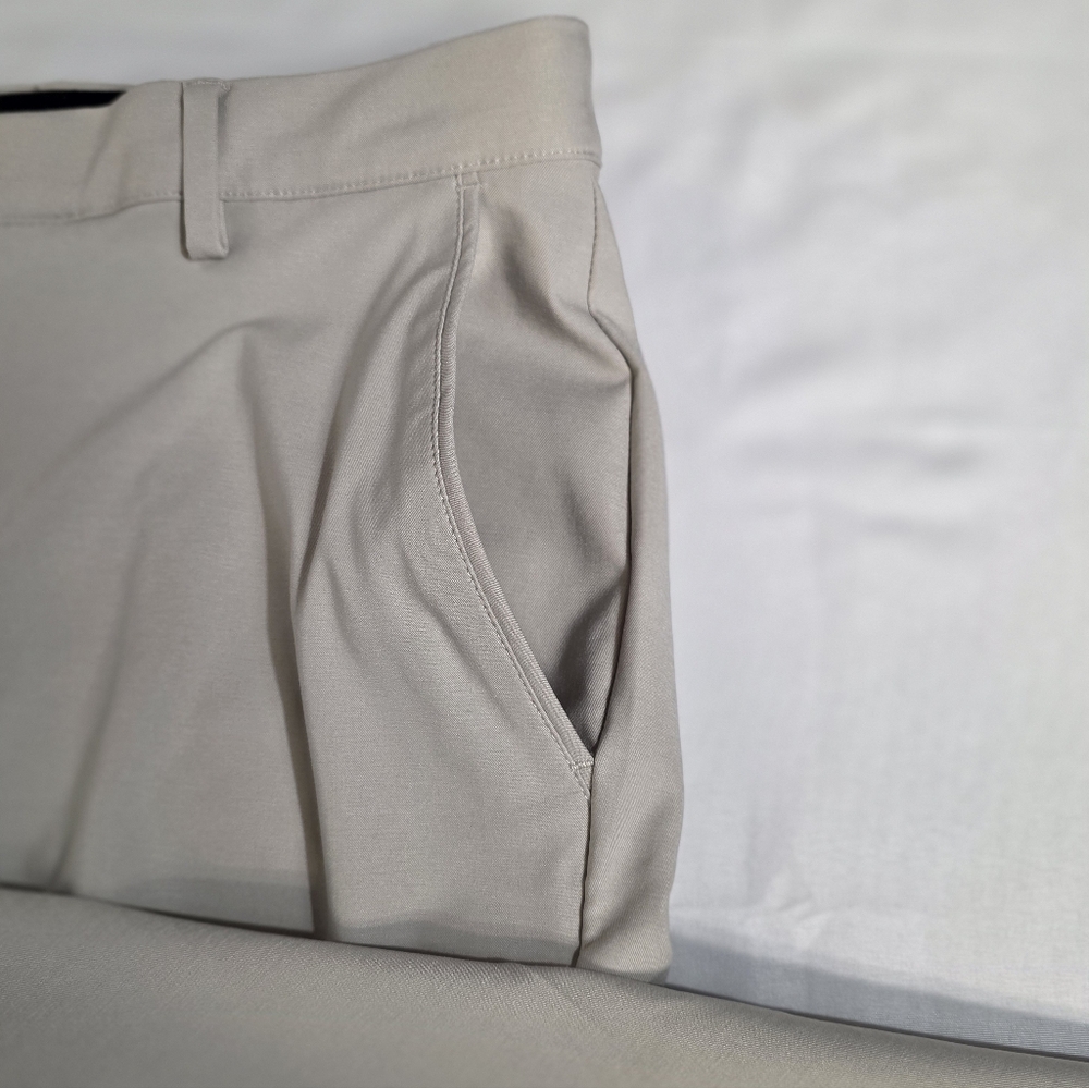 Greg Norman Collection Performance Golf Pant Mens 34 X 32 In Khaki New - Picture 7 of 11